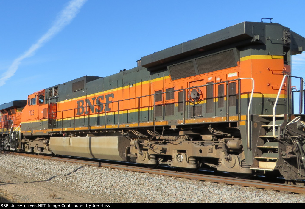 BNSF 1102